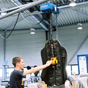 single-handed electric chain hoist