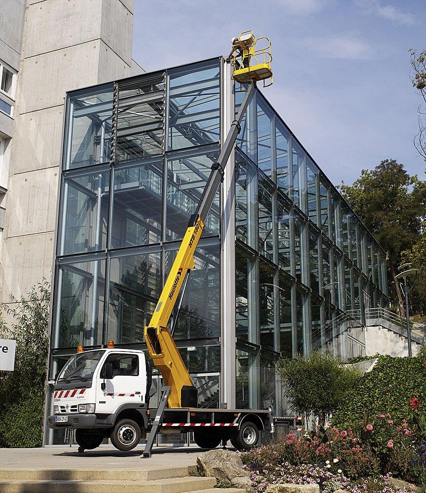 truck mounted boom lift