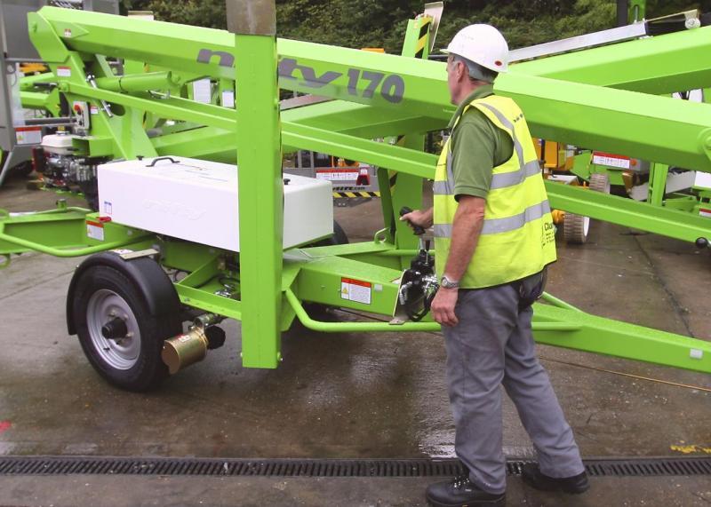 Traction Drive Trailer Mounted Cherry Picker
