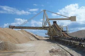 Slewing and Luffing Stackers