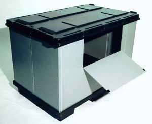 collapsible crate with shutter