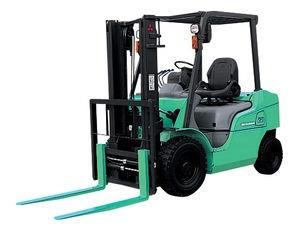 small engine powered pneumatic tire forklift truck