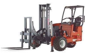 engine powered forklift truck