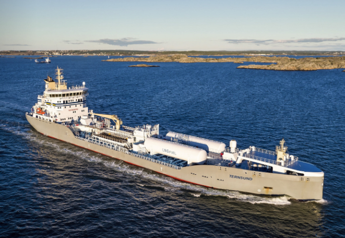 نظام إمدادات الغاز وخزان الوقود للغاز الطبيعي المسال