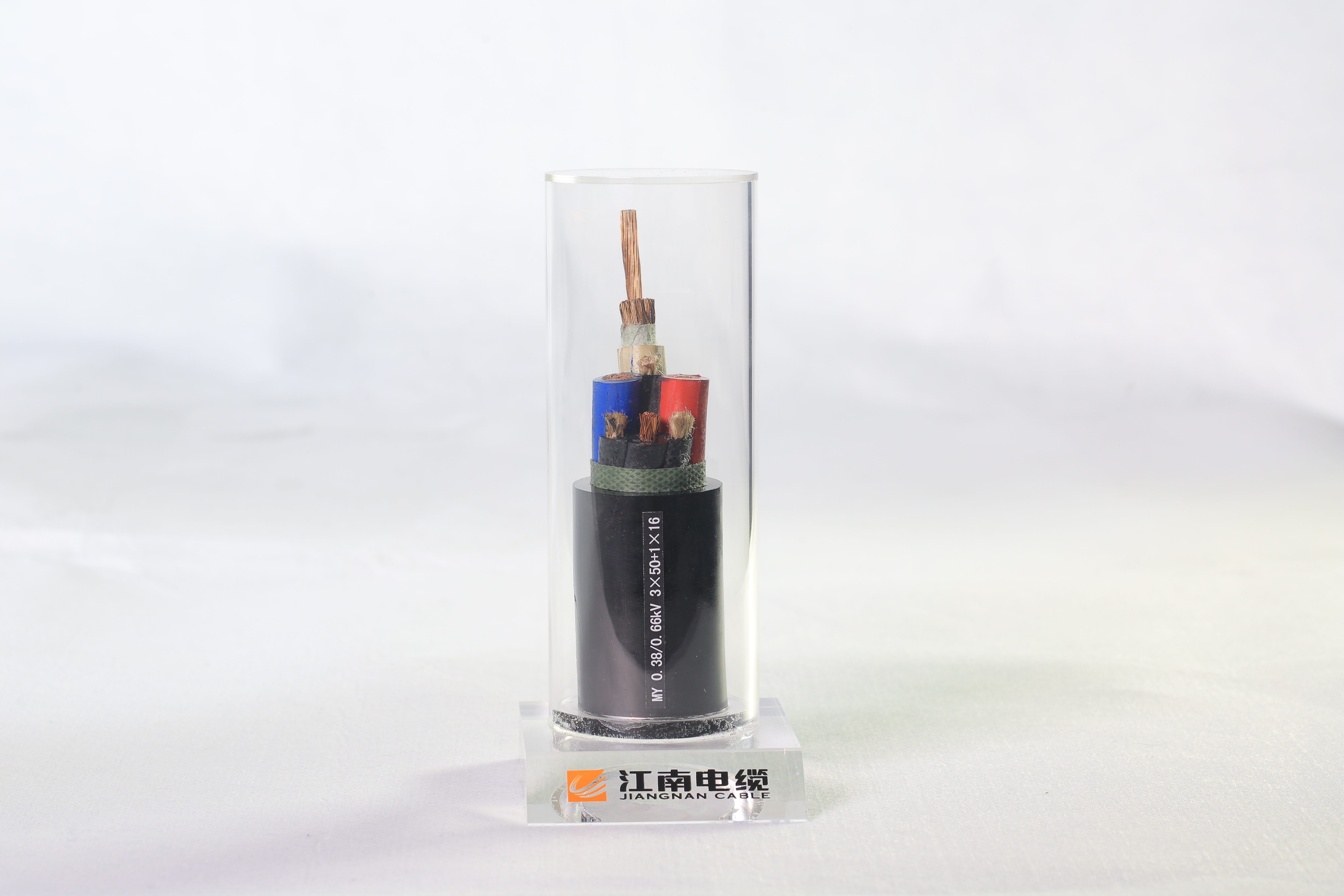 Cabo de alimentação com núcleo de cobre isolado em PVC com tensão nominal de 1,8/3 kV e inferior para minas de carvão
