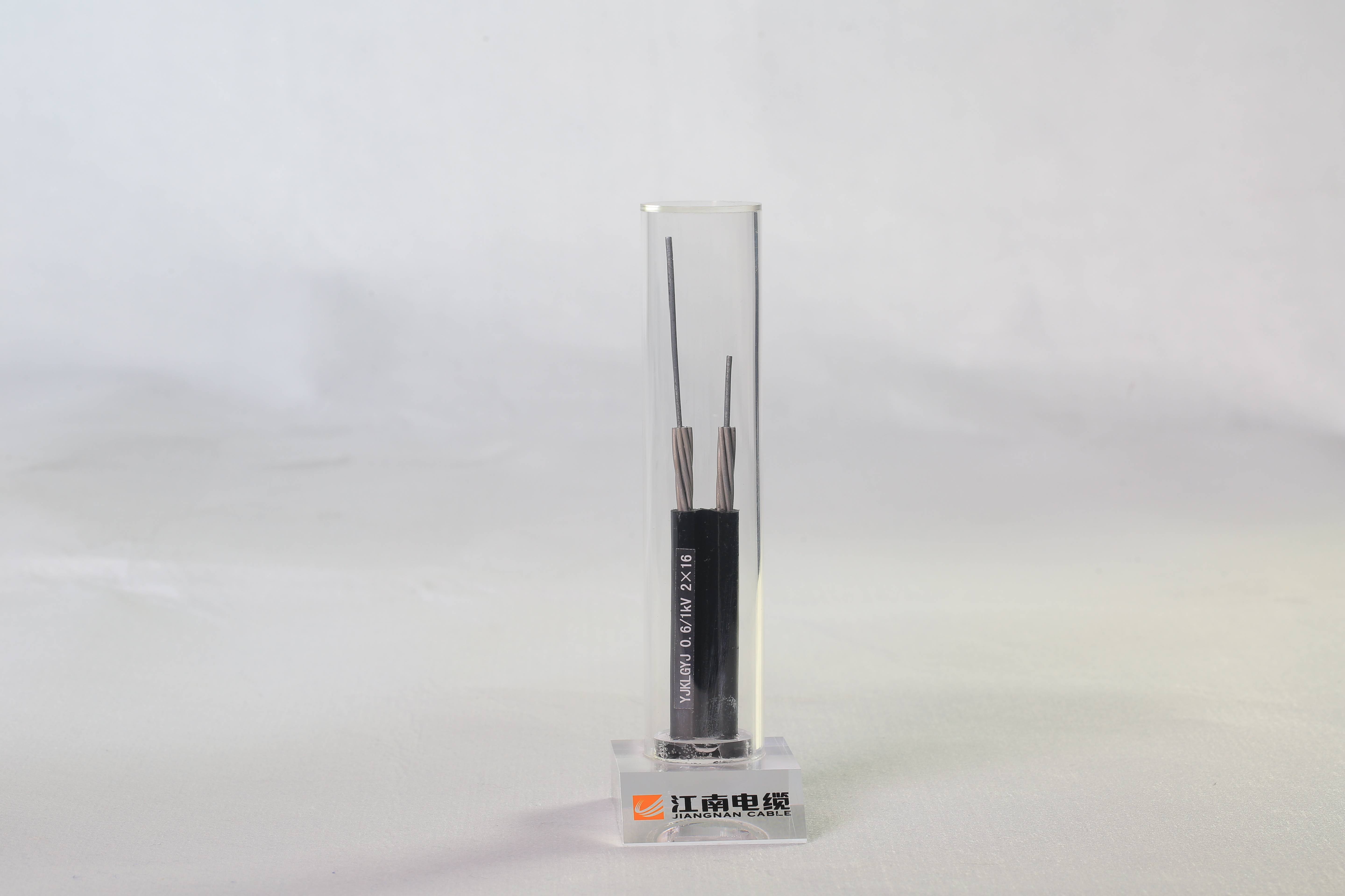 Tension nominale 1KV, 10KV, 20kV, 35KV câble d’alimentation isolé aérien