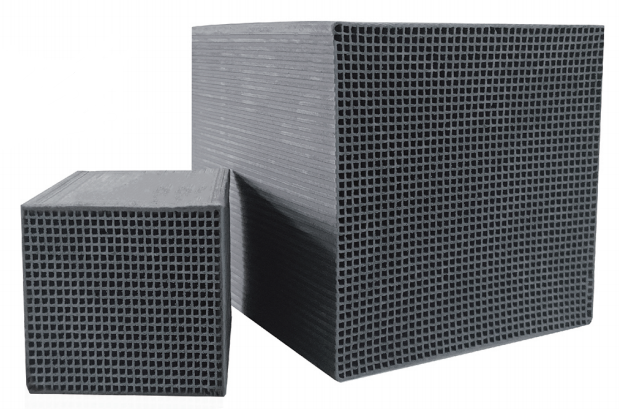 Charbon actif en nid d'abeille