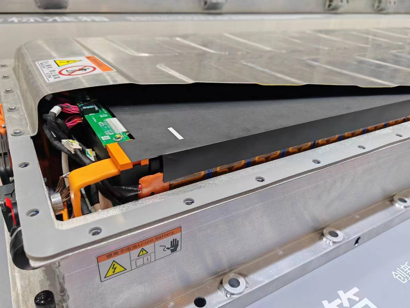 发泡硅胶，硅胶发泡，防火发泡板，密封减震，新能源电池包