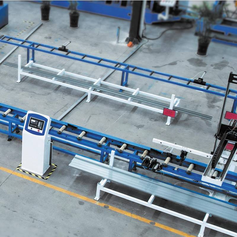 光伏支架前八工位冲孔生产线