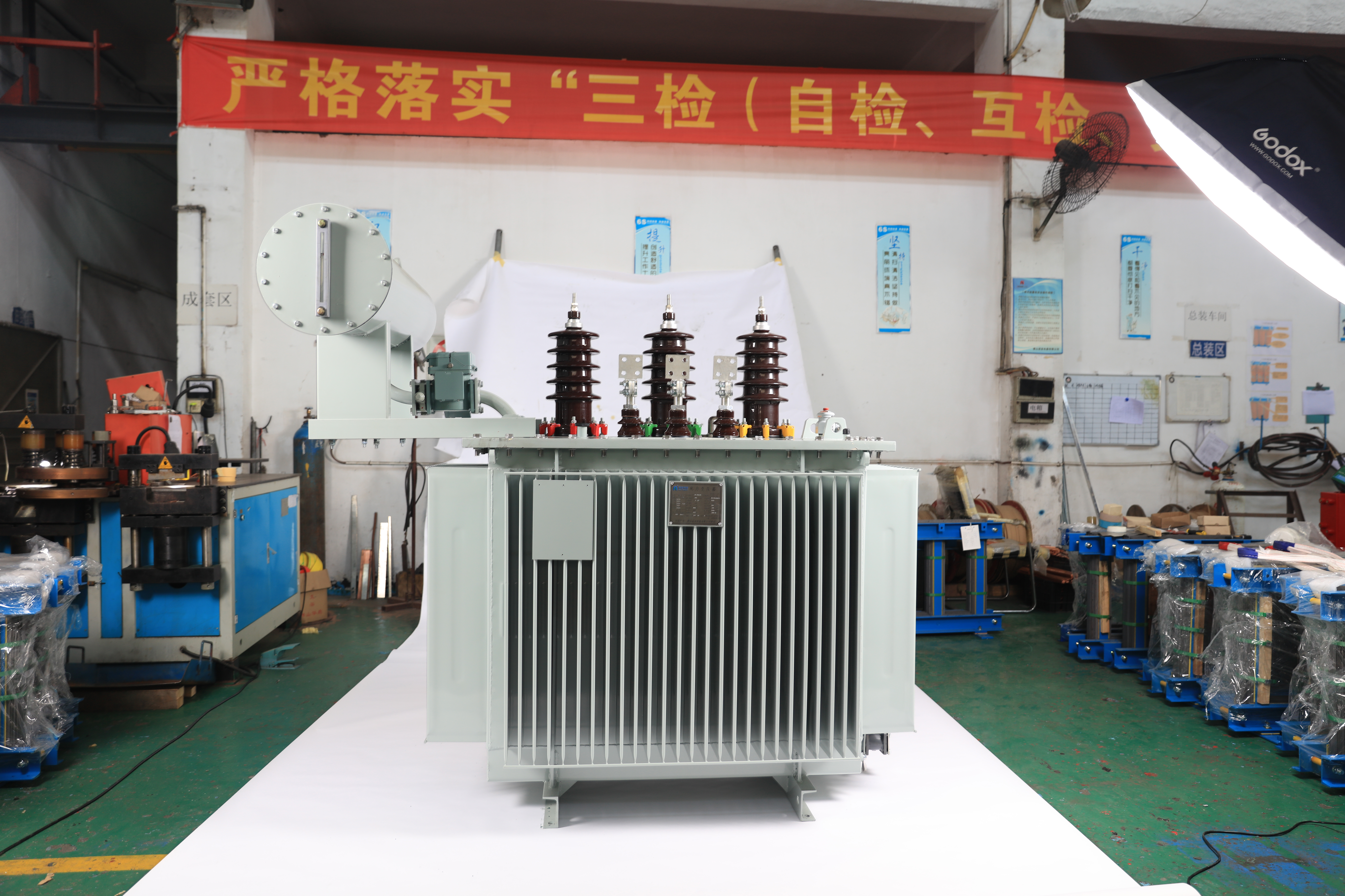 S11系列630~31500KVA 35KV级三相双绕组无励磁调压电力变压器