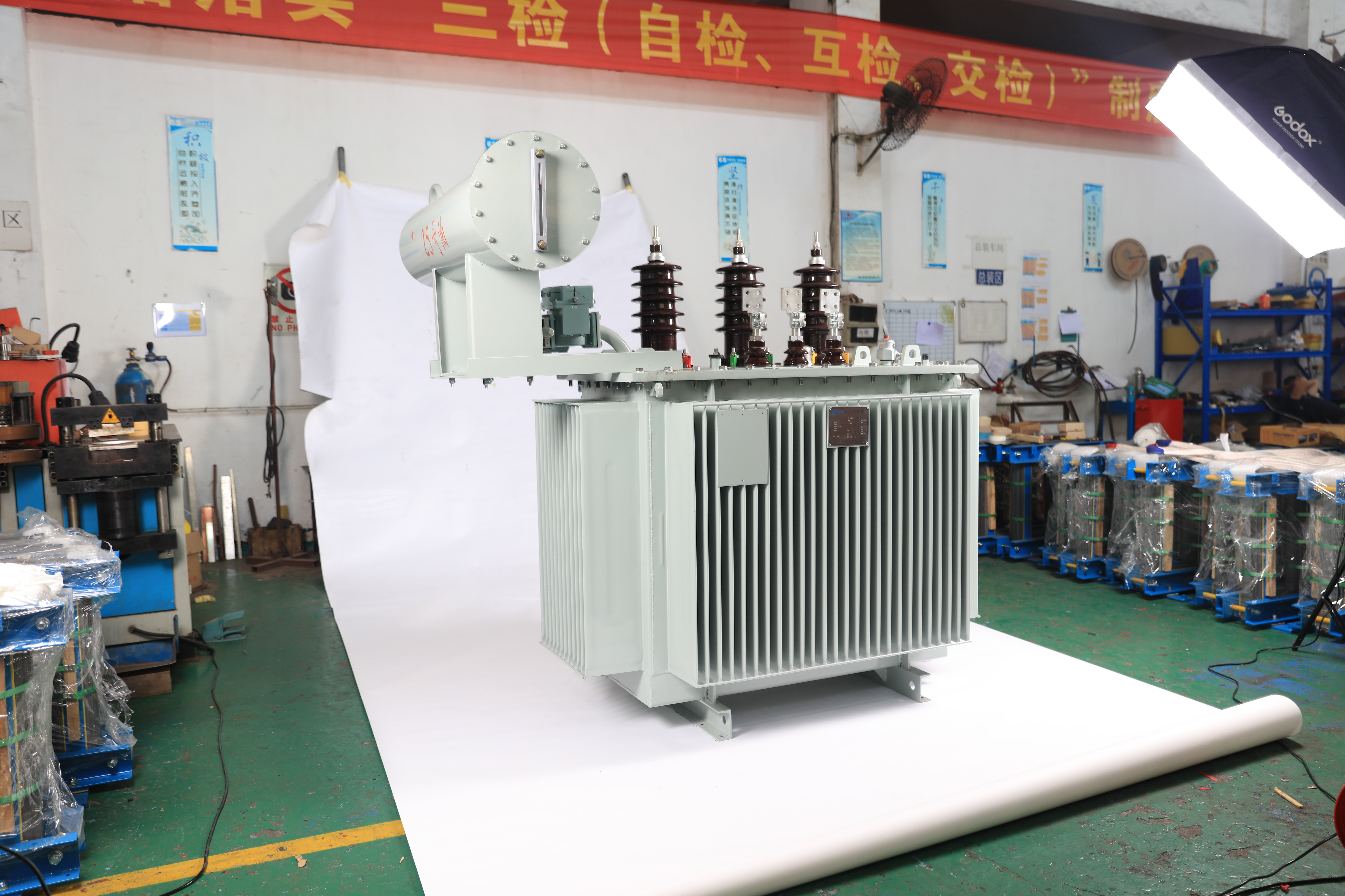 S11系列630~31500KVA 35KV级三相双绕组无励磁调压电力变压器