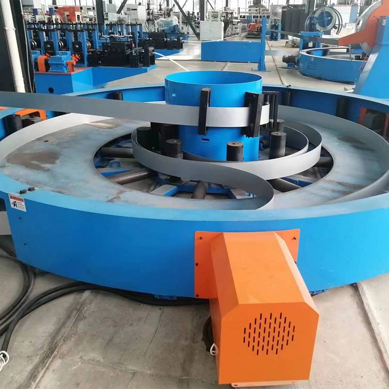 带钢不停机储料单元