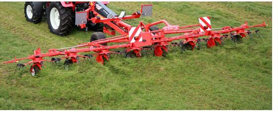 GF 8702 TGII牵引式摊草机