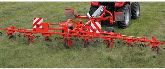 GF 7902 TGII牵引式摊草机