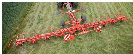 GF 10802 TGII牵引式摊草机