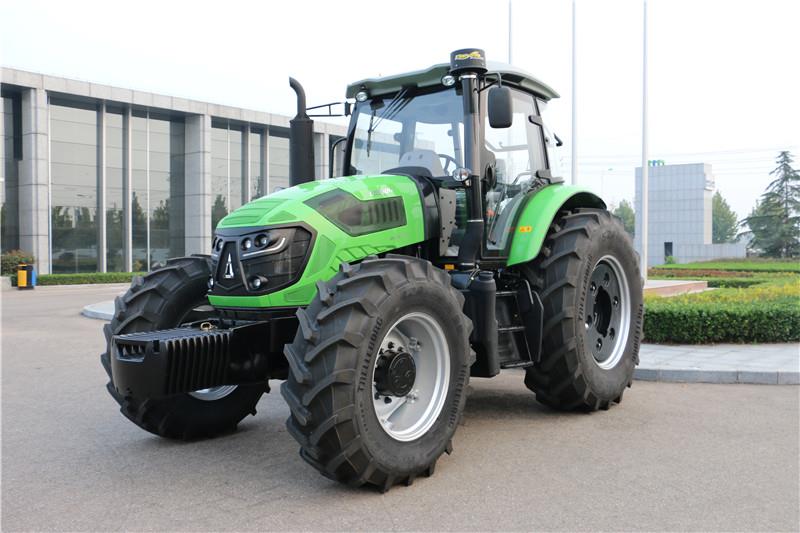 CD1604轮式拖拉机