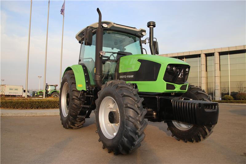 CD1304轮式拖拉机