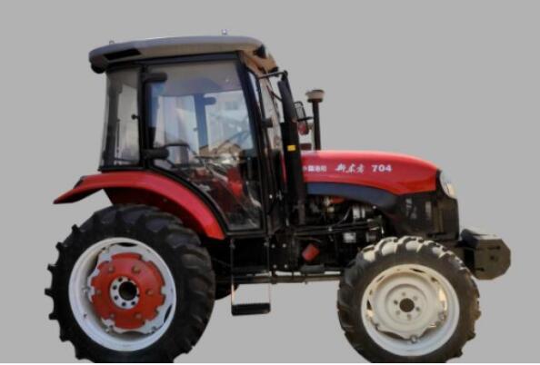 新东方704中大拖拉机