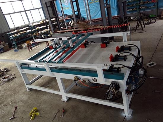 MH2325平台式带孔带压紧门窗组合机