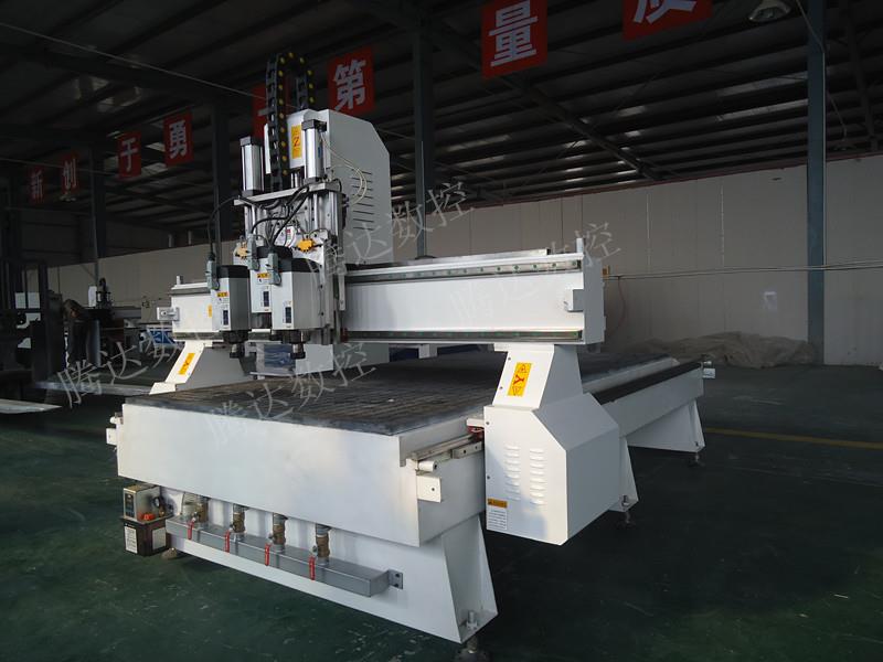 高速木工雕刻机