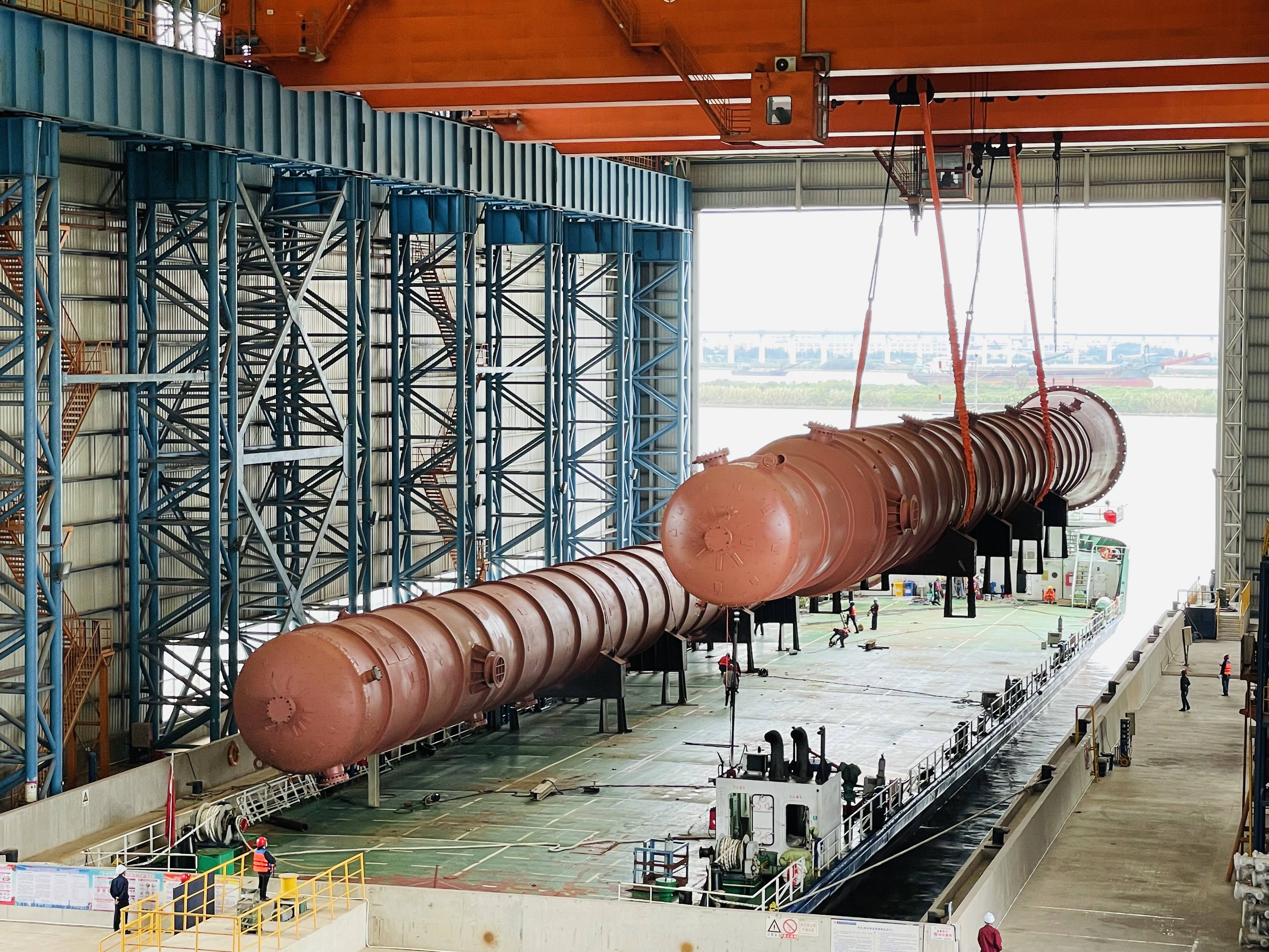 第一萃取精馏塔