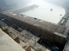 低焊接裂纹敏感性钢板