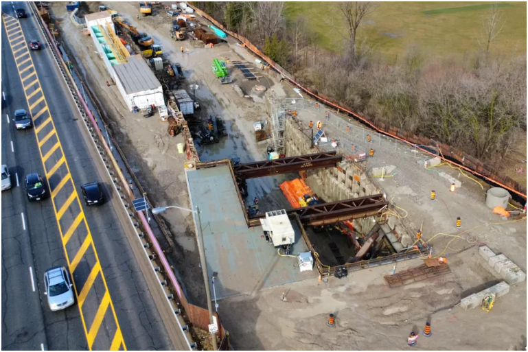 埃格林顿十字城西段隧道最后一段开工。图片来源:Metrolinx