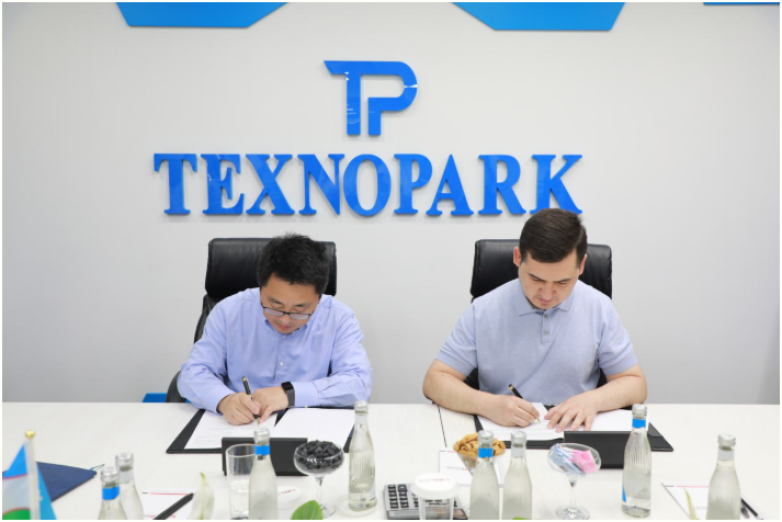 照片：Uzeltechsanoat 协会