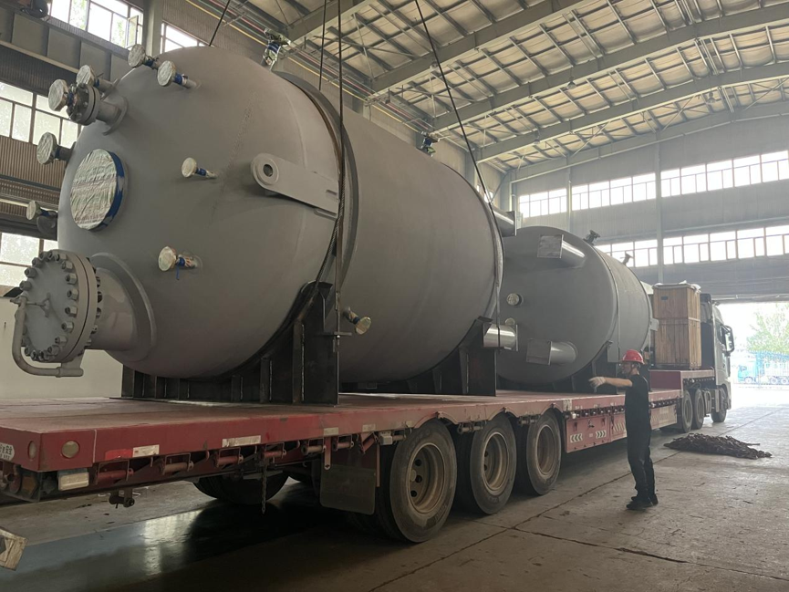 青海丽豪半导体材料有限公司 搅拌冷却罐