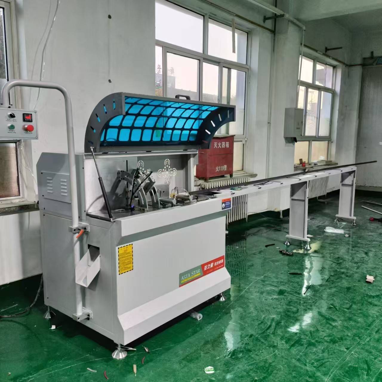 铝合金门窗加工设备