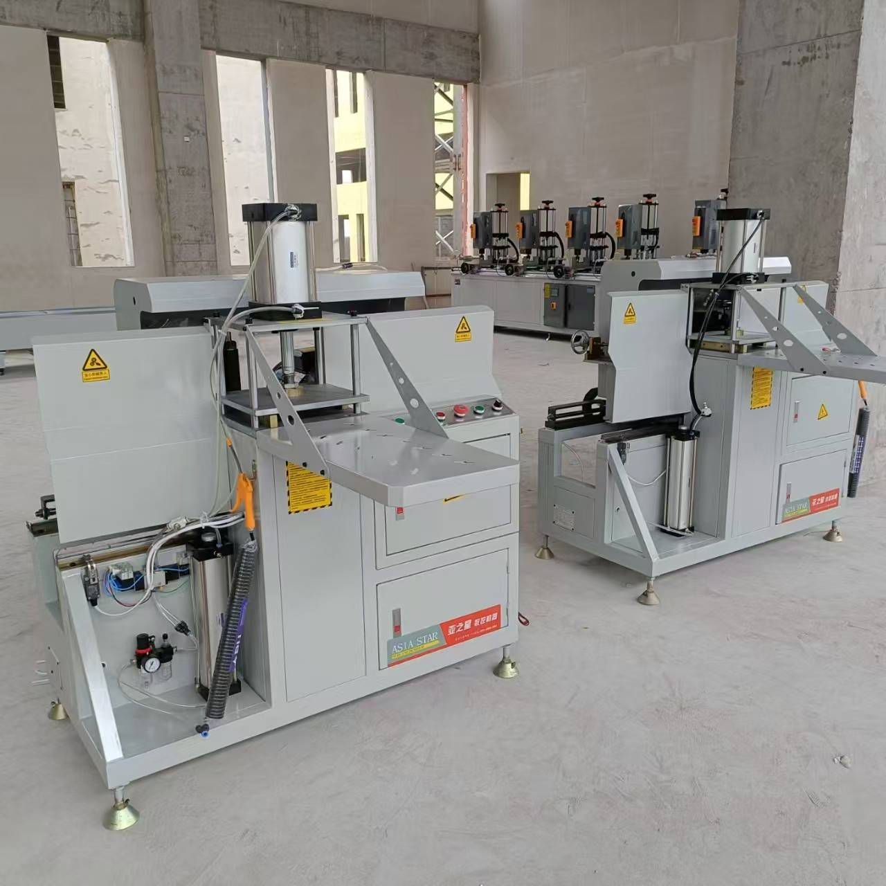 铝合金门窗加工设备