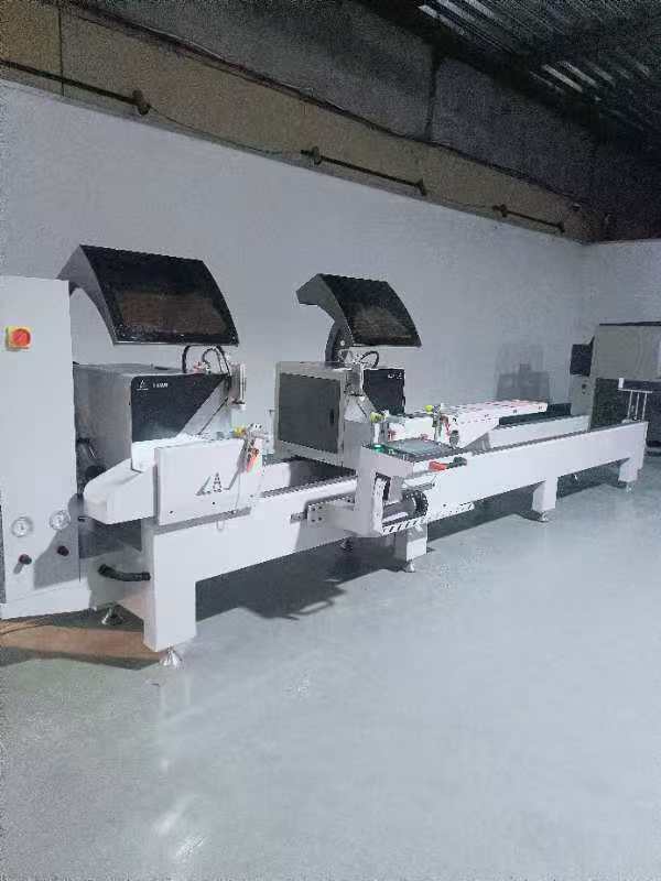 铝合金门窗加工设备