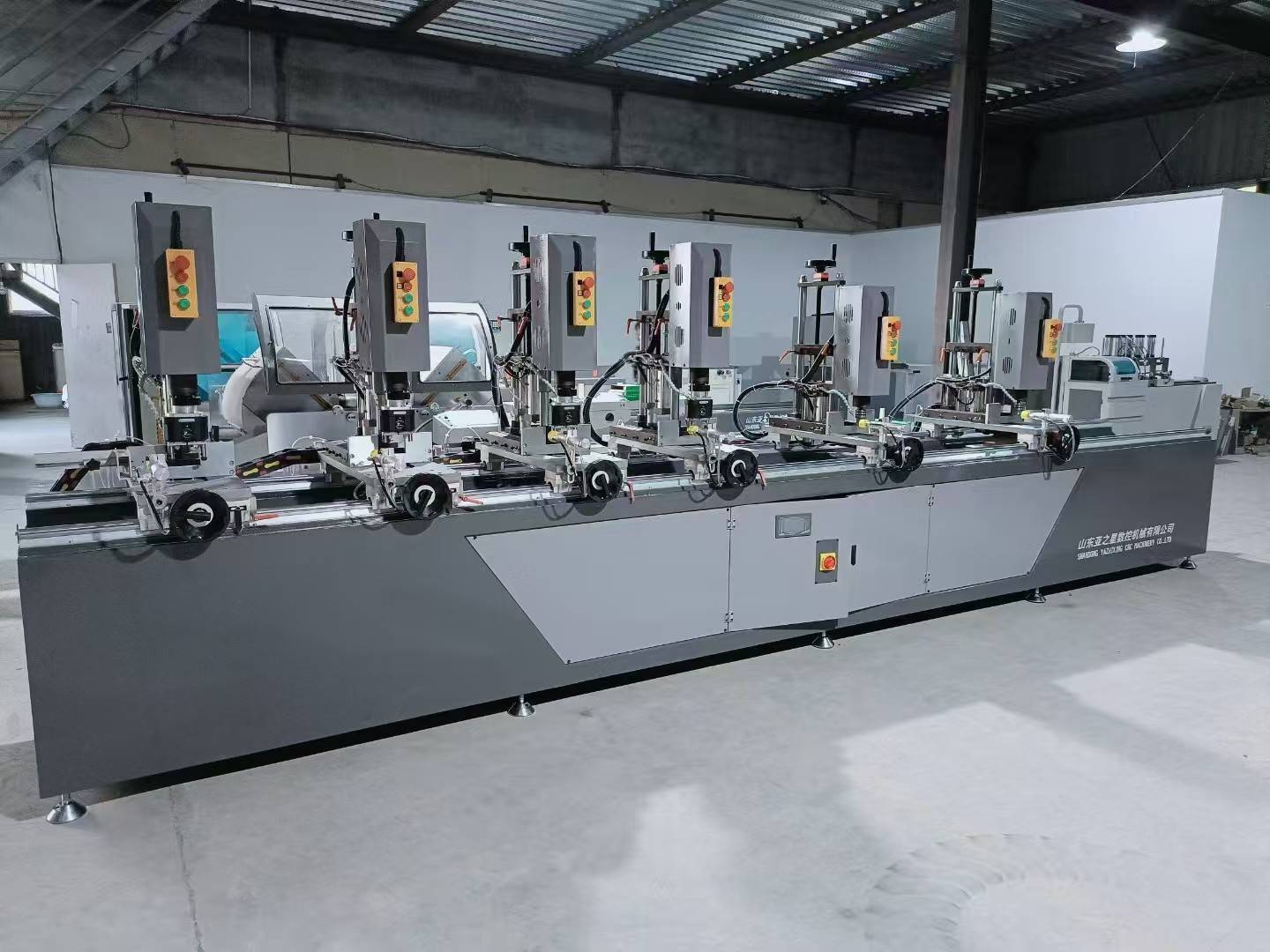 铝合金门窗加工设备