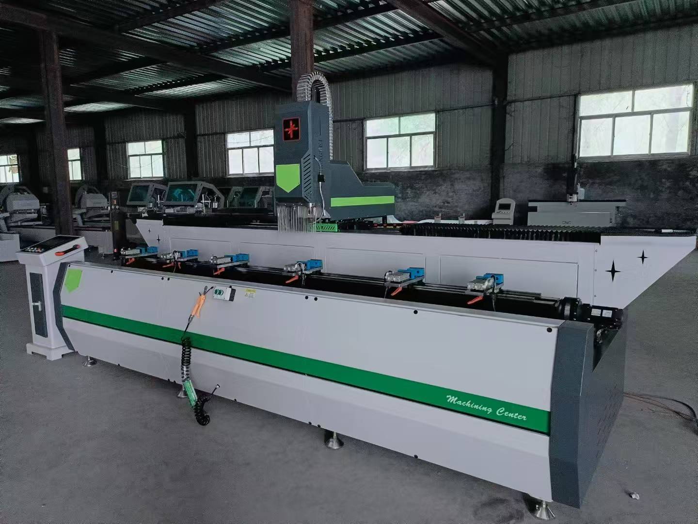 铝合金门窗加工设备