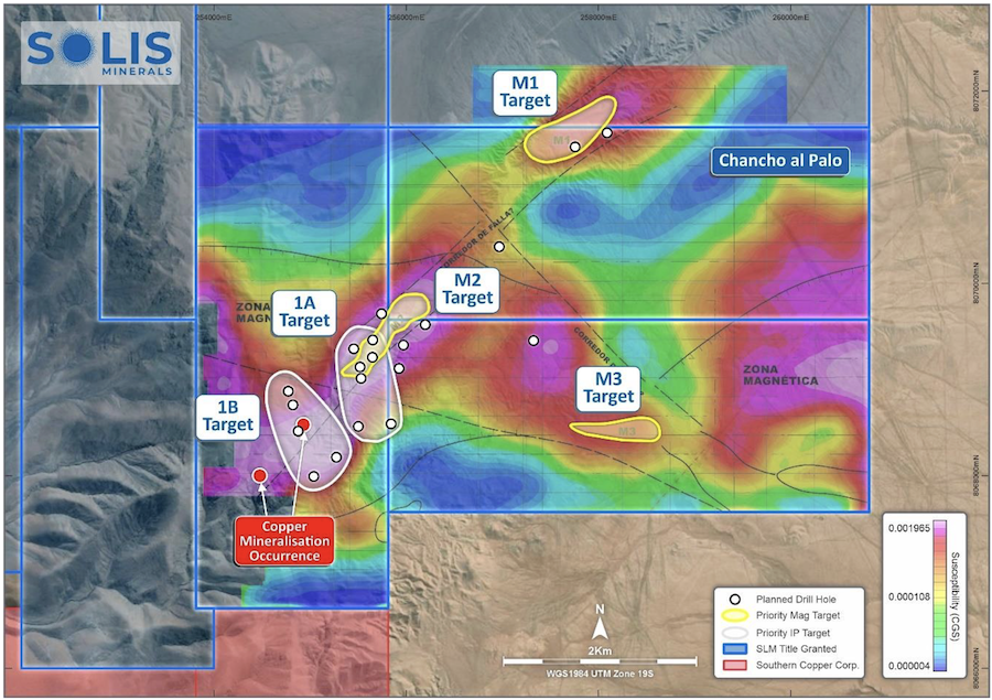 Chancho al Palo 钻探目标位于磁化率图上。目标包括极化异常(1A 和 1B)和磁力异常(M1 - M3)。初始钻探计划为 2,500 米,仅反映了图中所示计划钻孔的一部分。实际钻孔的顺序和数量将根据计划结果确定