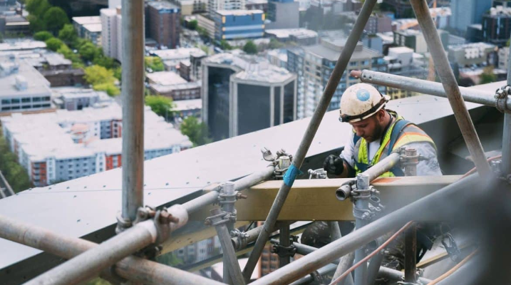 PNIPU 改进了“湿立面”技术,这将加快建筑物的建造速度。Anthony Fomin, Unsplash