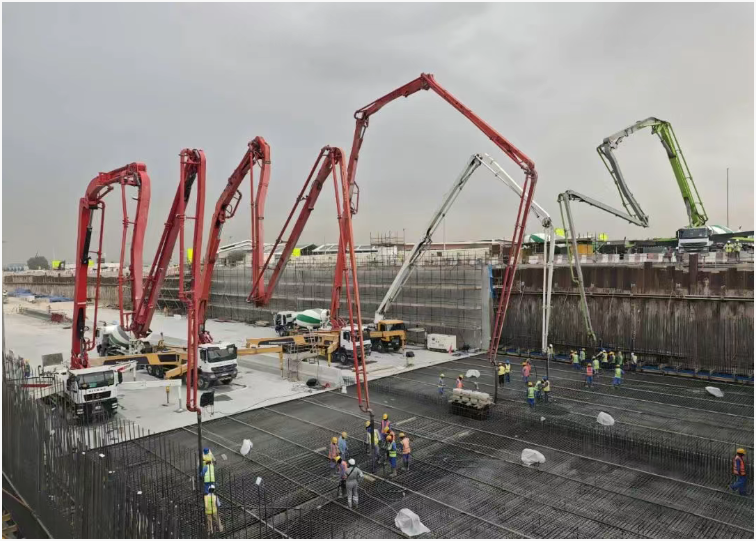 地下道混凝土浇筑现场