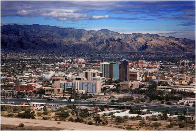 亚利桑那州计划在未来五年内投入 115 亿美元改善交通状况，图森将进行重大道路升级改造 - 图片由 &copy; Todd Taulman| Dreamstime.com 提供