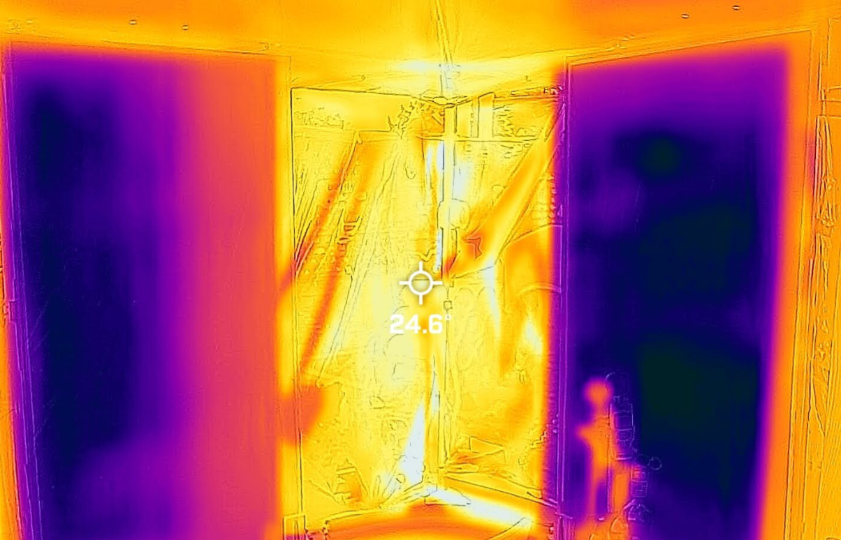 圣费尔南多现场测试期间,热像仪拍摄的冷却结构内部图像。图片来源:拉曼实验室/加州大学洛杉矶分校