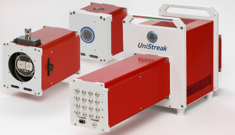 安装在SKIF直线加速器上的条纹相机。照片由N.L.杜霍夫全俄原子能科学研究所提供。