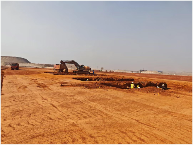 图为柴油发电机组基槽开挖现场