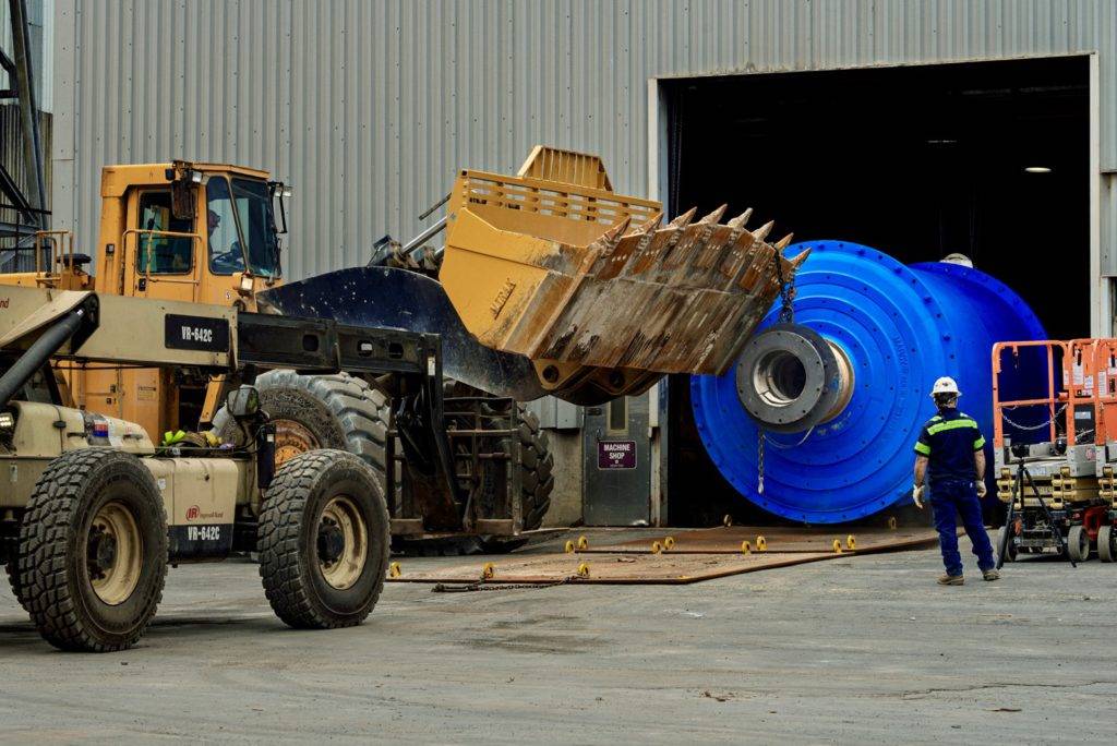 纽约州劳伦斯市Kilbourne石墨项目的球磨机安装。图片来自Titan Mining