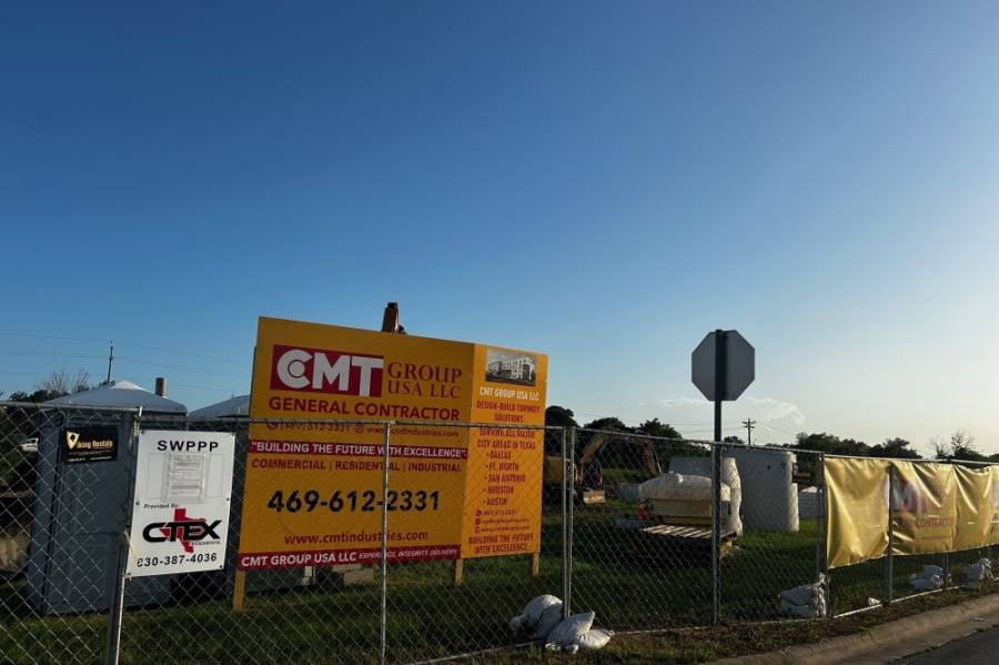 巴斯特罗普 71 号州际公路附近，一家全新的双品牌万豪酒店正在建设中。（图片来源：Brooke Sjoberg/Community Impact）