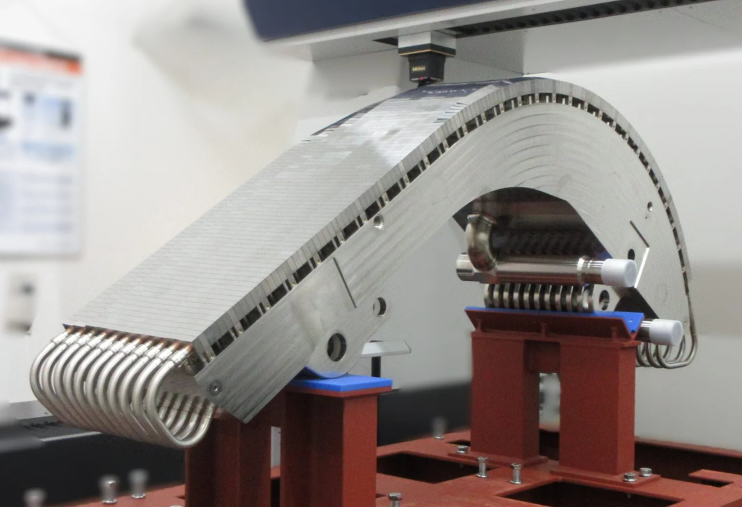 外部垂直靶原型 2 号外观 © 日立制作所