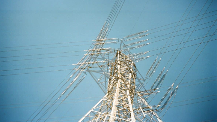 圣彼得堡大学化学家改进了导电塑料/Randy Laybourne，unsplash.com