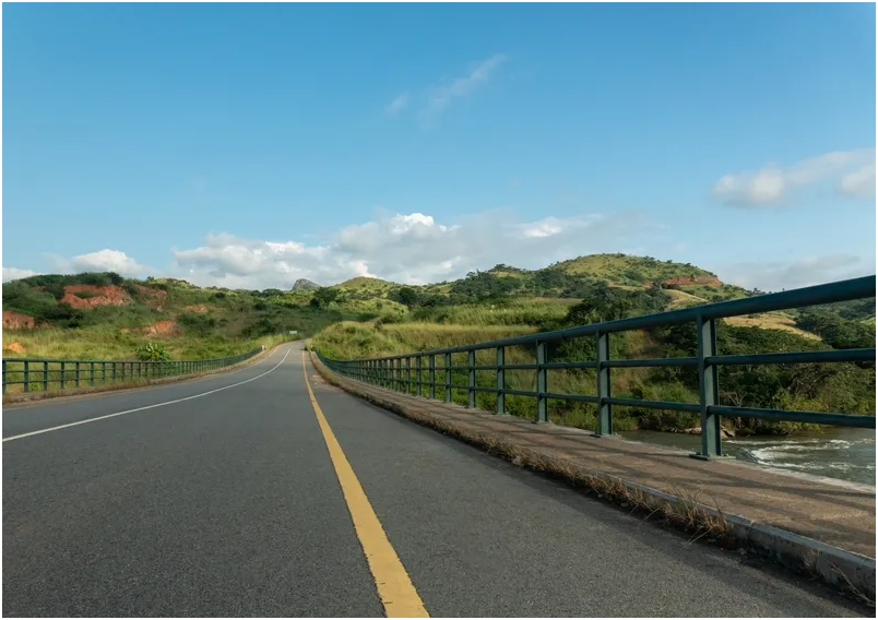 安哥拉将实施桥梁修复计划，例如这条横跨凯韦河的桥梁&mdash;&mdash;图片由 &copy; Wirestock| Dreamstime.com 提供