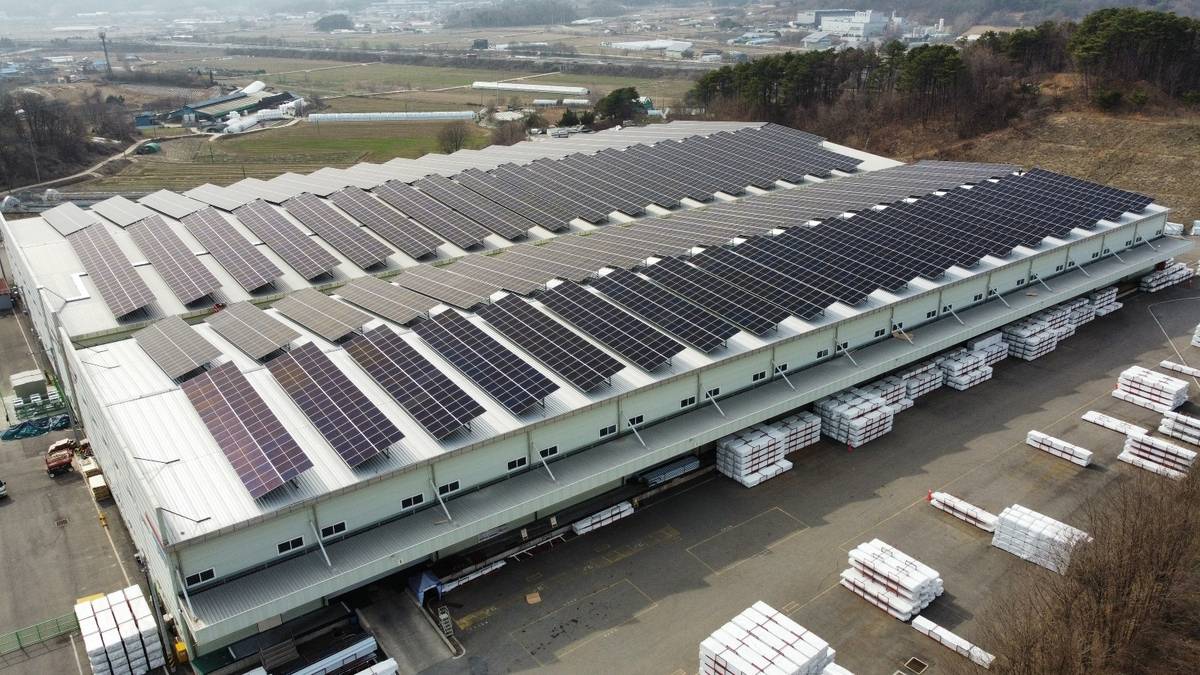 清州地区大型太阳能发电厂 [南方电力提供]