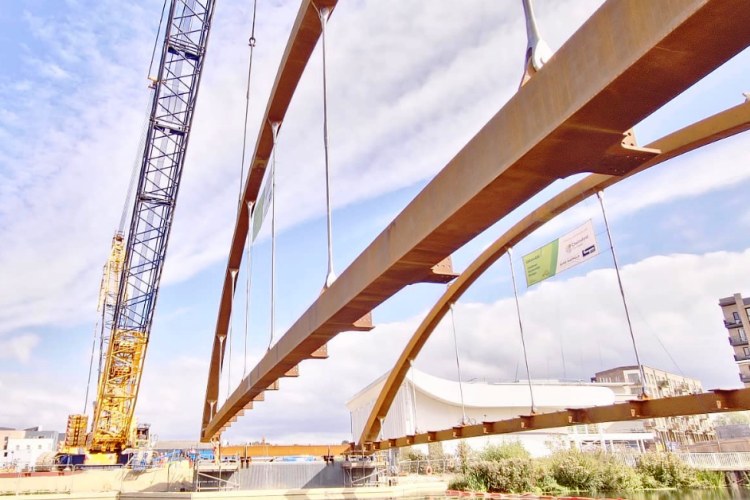 约翰·格雷厄姆建筑公司今年夏天完成了新的切尔默桥