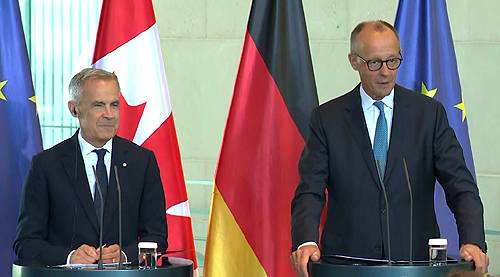 2025 年 8 月 26 日，英国首相马克&middot;卡尼与德国总理弗里德里希&middot;梅尔茨举行联合新闻发布会。[CPAC 直播]。