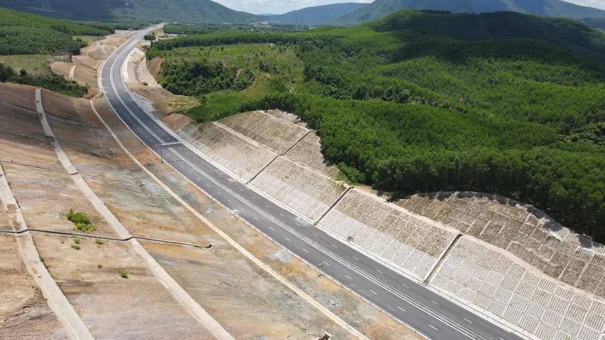 Vung Ang - Bung 高速公路正式开通。照片:Linh Luong